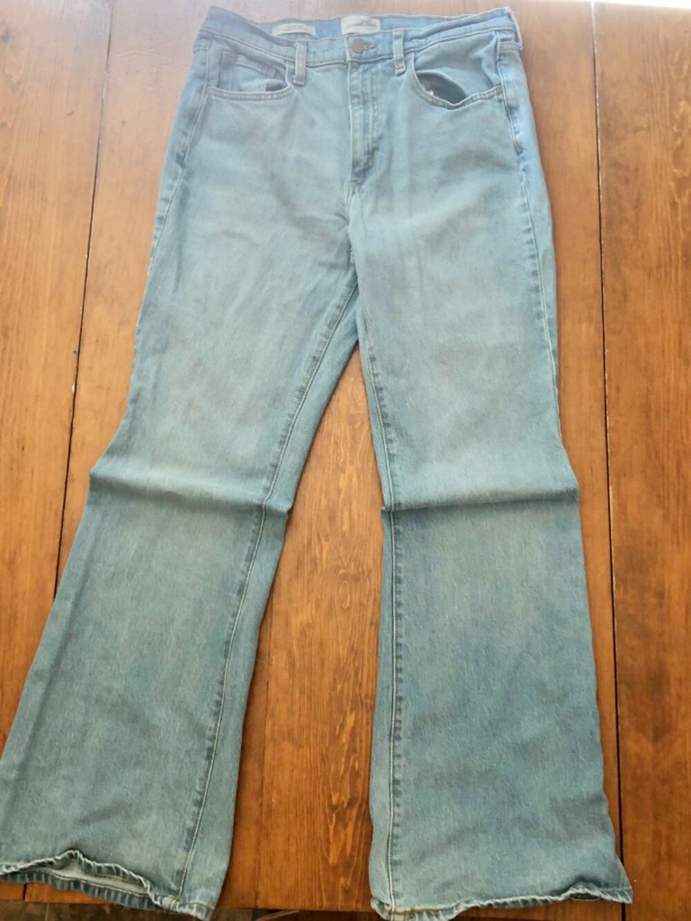 Universal Thread Women's High Rise Flare Jeans Size 10 Regular Light Blue - Picture 7 of 9